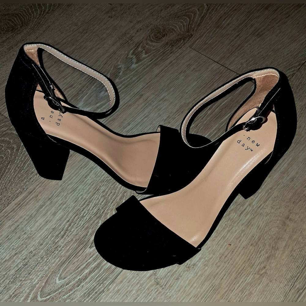 A New Day Women's Size 8 Medium Black Ankle Strap Platform High Heels